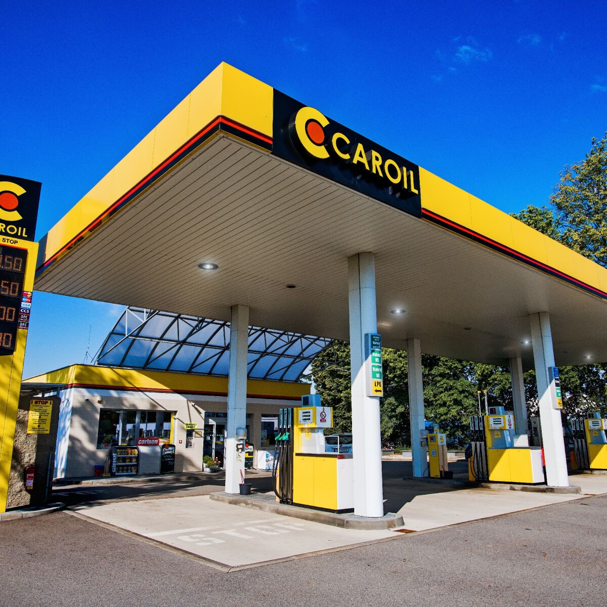 Petrol station CAROIL